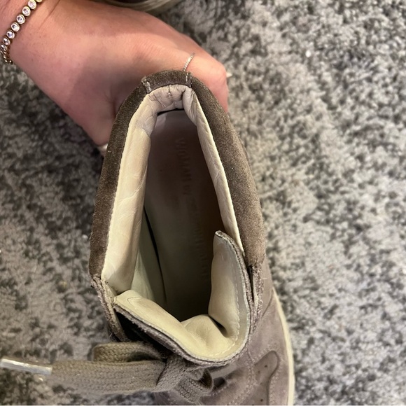 Common Projects Sneakers - Picture 13 of 16